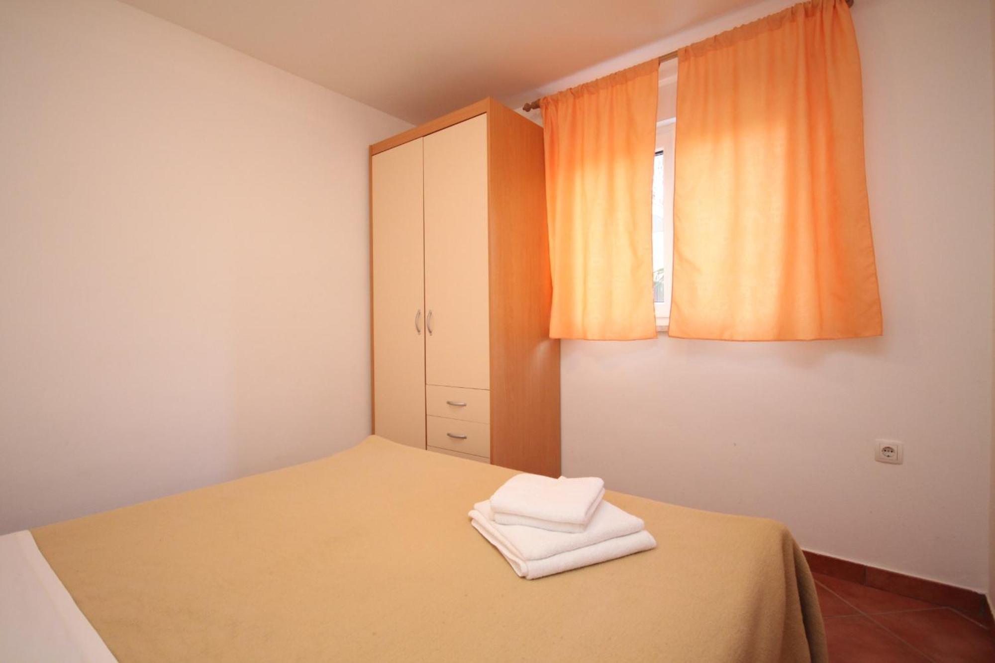 Apartments With A Parking Space Umag - 7039 Habitación foto